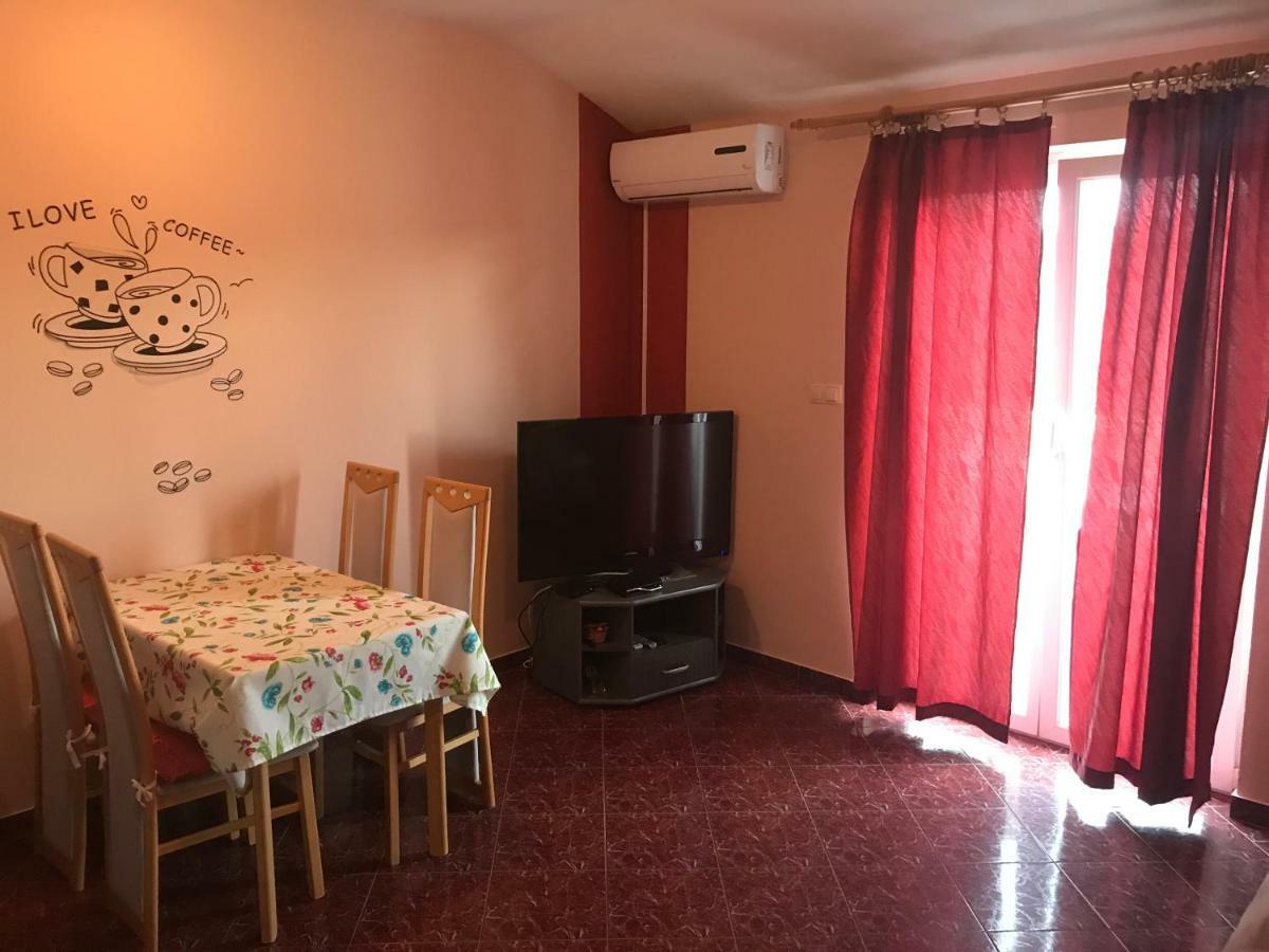 Apartmani Paulina Lopar Buitenkant foto
